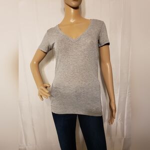 Vs pink v-neck t-shirt